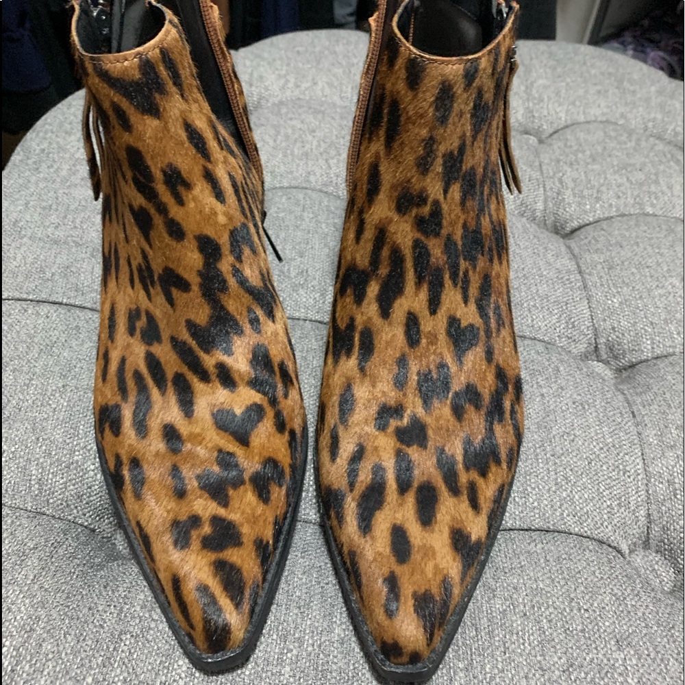 Leopard print ankle boot